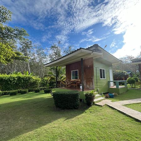 Suan Nai Kokut Resort Ko Kut Екстериор снимка
