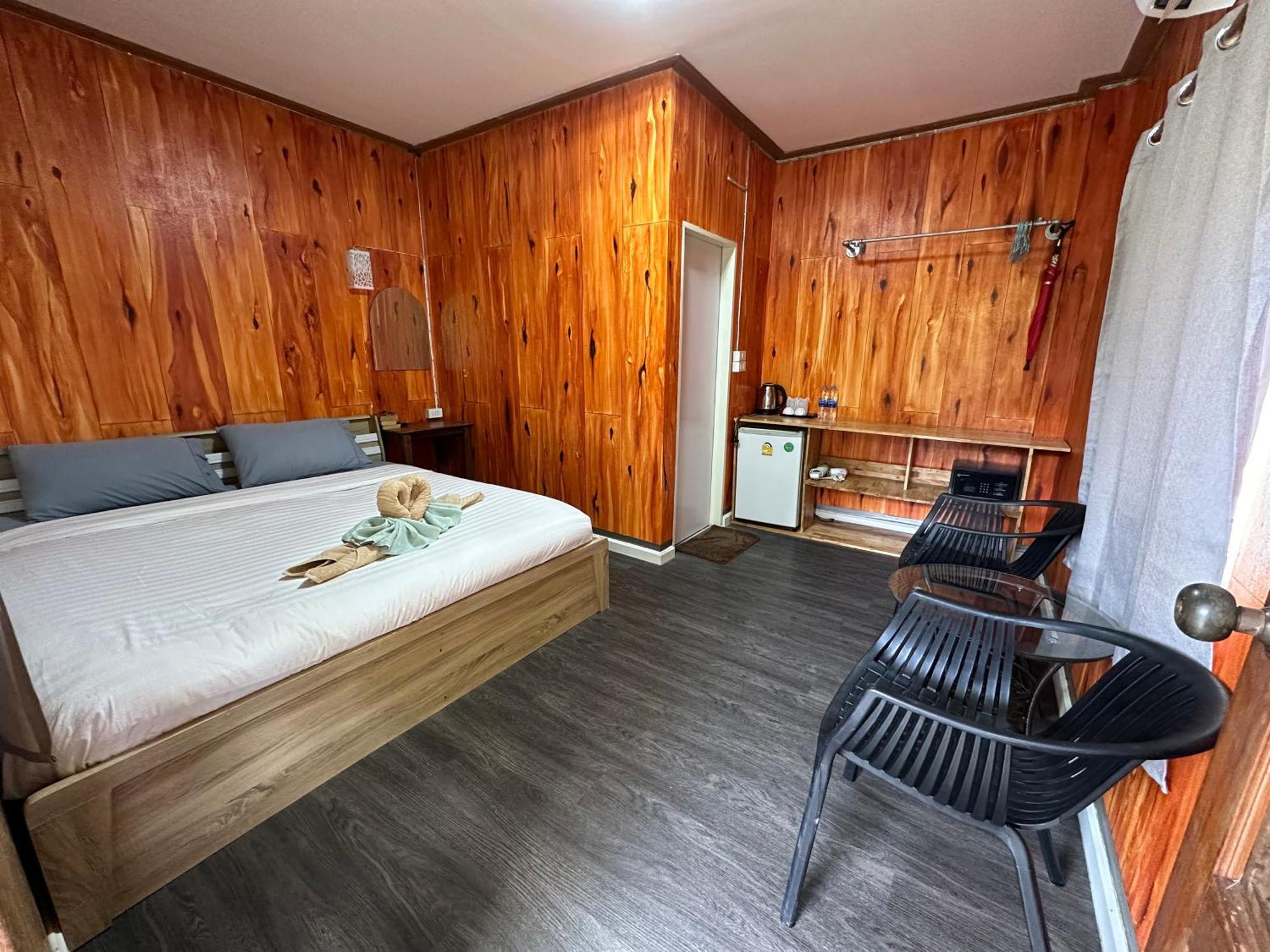 Suan Nai Kokut Resort Ko Kut Екстериор снимка